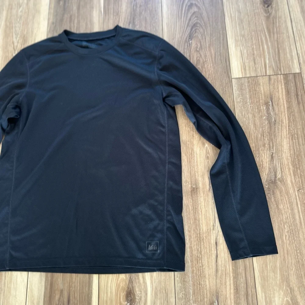 REI men’s Black Long Sleeve shirt size large - Picture 2 of 4